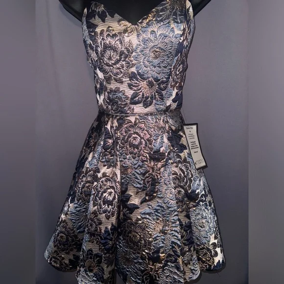 New with Tags Homecoming/wedding/formal event dress - Picture 3 of 4